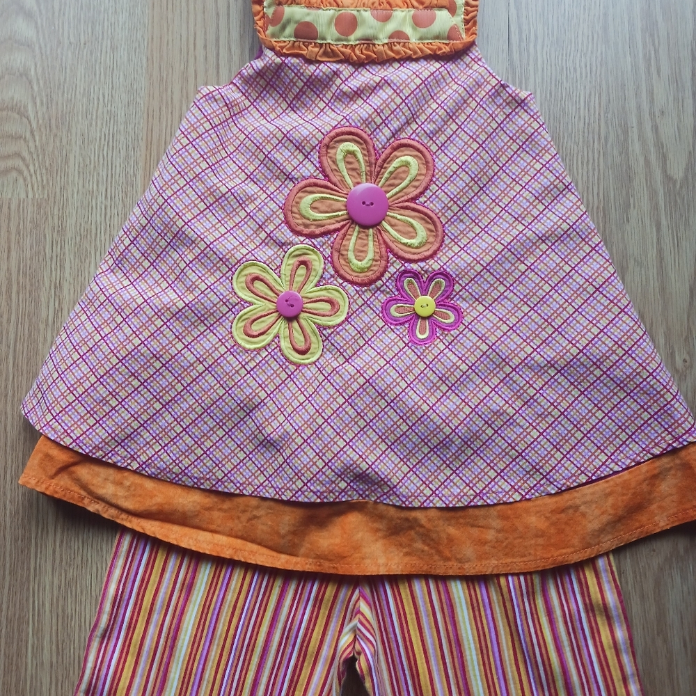 Austin & Ashley girls 2 piece shorts outfit, size 18 months.